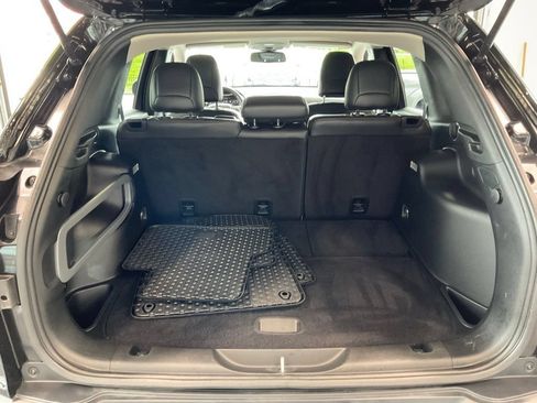 Used 2018 Jeep Cherokee Trailhawk AWD/4WD image 22