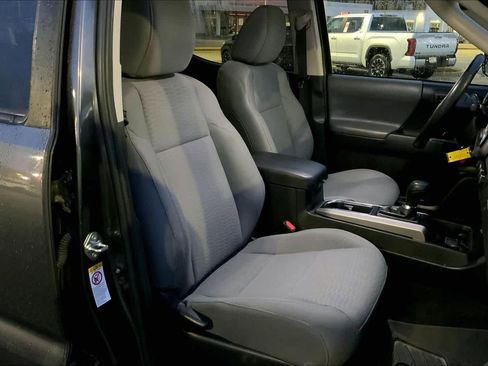 Used 2019 Toyota Tacoma SR5 image 9