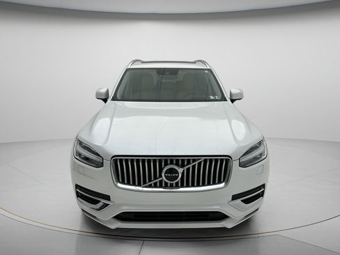 Used 2021 Volvo XC90 T8 Inscription w/ Advanced Package AWD/4WD image 2
