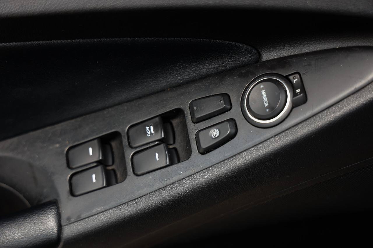 Used 2011 Hyundai Sonata SE w/ Navigation & Sunroof Pkg 4 FWD image 35
