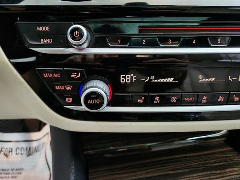 Used 2019 BMW 530i 530i w/ Convenience Package image 23