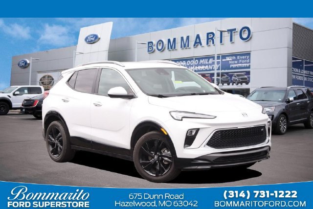 Used 2024 Buick Encore GX Sport Touring FWD image 1
