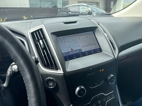 Used 2019 Ford Edge SEL w/ Equipment Group 201A AWD/4WD image 6