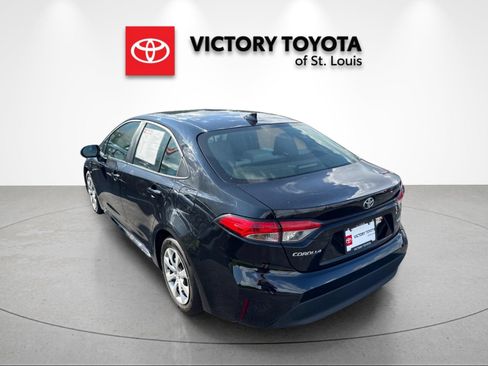 Used 2025 Toyota Corolla LE FWD image 5