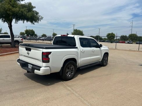 Certified 2025 Nissan Frontier SV w/ SV Convenience Package RWD image 5