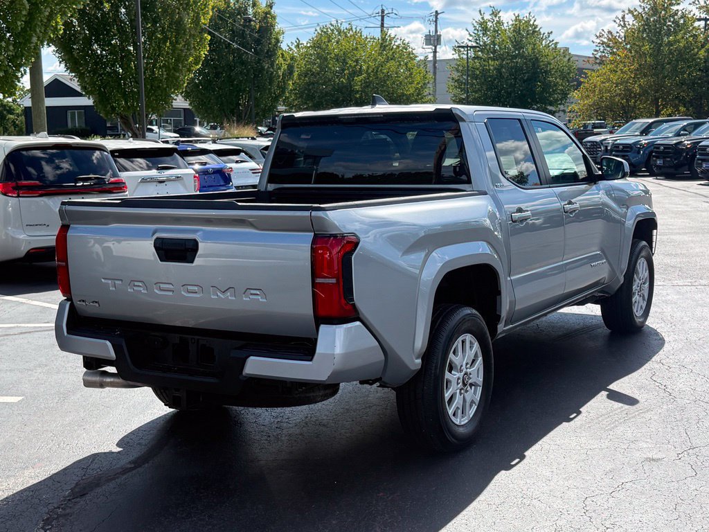 Certified 2025 Toyota Tacoma SR5 AWD/4WD image 7