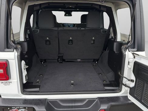 Used 2025 Jeep Wrangler Unlimited Rubicon image 14