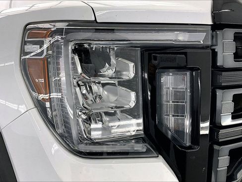 Used 2021 GMC Sierra 2500 AT4 w/ AT4 Premium Plus Package image 30