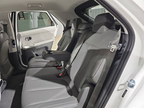 New 2026 Hyundai Ioniq 5 SEL image 15