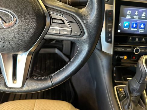 Used 2019 INFINITI Q60 3.0t Luxe AWD/4WD image 12