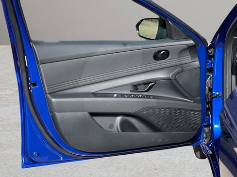 Used 2025 Hyundai Elantra Sport image 20