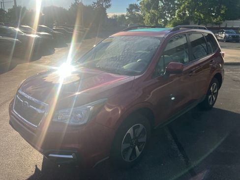 Used 2018 Subaru Forester 2.5i Premium w/ All-Weather Package AWD/4WD image 3