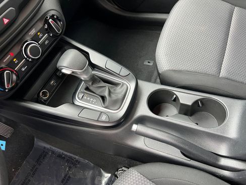 Used 2025 Kia Soul LX w/ LX Technology Package image 36