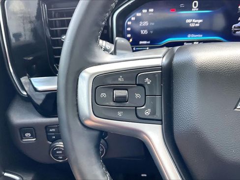 Used 2025 Chevrolet Silverado 1500 LT Trail Boss w/ Convenience Package II AWD/4WD image 47