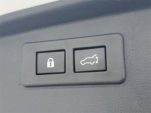 Certified 2023 Subaru Outback Limited image 9