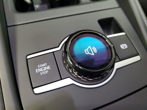 New 2025 Volkswagen Tiguan SE image 23