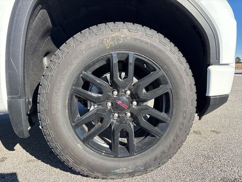 Used 2026 GMC Sierra 1500 Elevation image 11