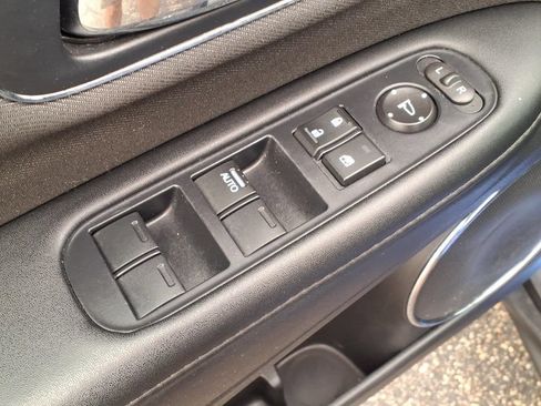 Used 2019 Honda HR-V EX image 16