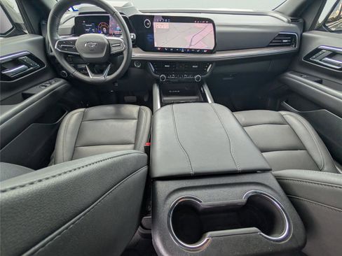 Used 2025 Chevrolet Tahoe Z71 w/ Z71 Off-Road Package image 28