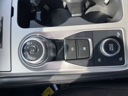 Used 2023 Ford Explorer XLT image 21