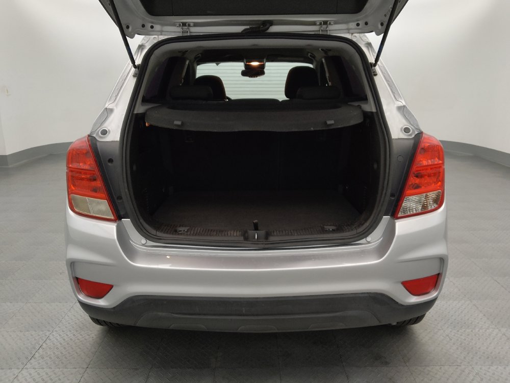 Used 2018 Chevrolet Trax LS w/ LPO, Cargo Package FWD image 29