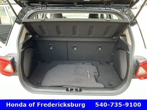 Used 2025 Hyundai Venue Limited FWD image 19