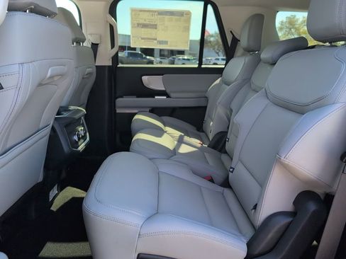 New 2026 Ford Expedition Active image 11