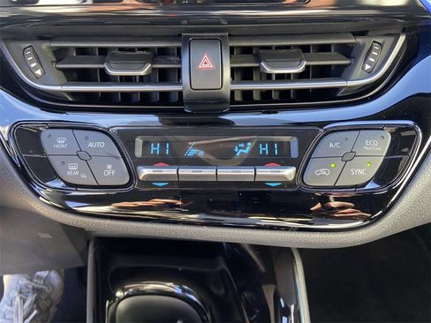 Used 2020 Toyota C-HR XLE image 22
