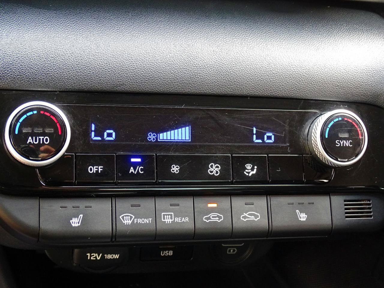 Used 2021 Hyundai Elantra SEL w/ Convenience Package FWD image 24