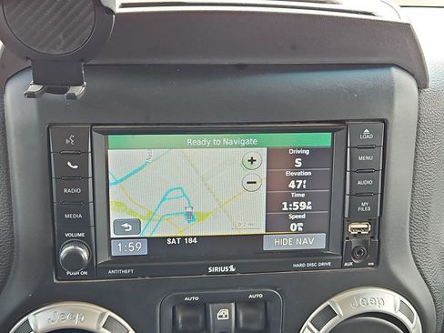 Used 2016 Jeep Wrangler Unlimited Rubicon w/ Connectivity Group AWD/4WD image 14