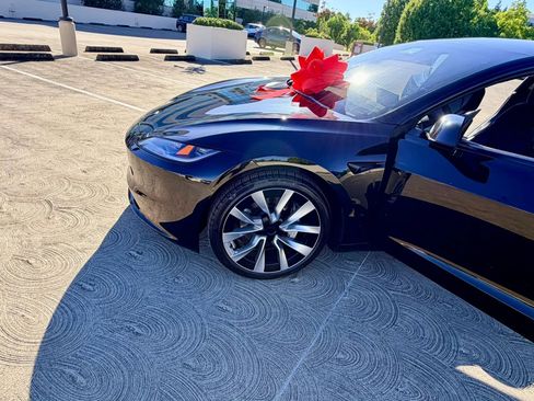 Used 2024 Tesla Model 3 Standard Range RWD image 43