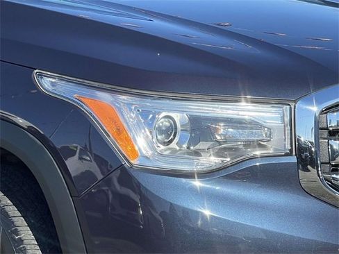 Used 2018 GMC Acadia SLT image 8