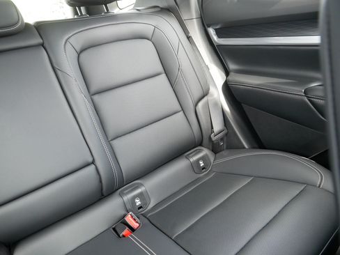 Used 2025 GMC Terrain Elevation w/ Elevation Premium Package AWD/4WD image 14