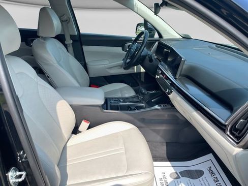Used 2025 Kia Sorento S w/ Panoramic Sunroof Package AWD/4WD image 16