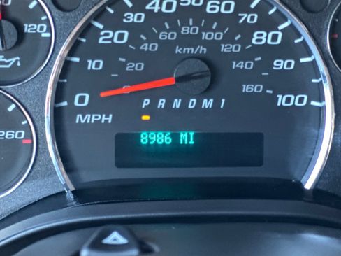 Used 2025 Chevrolet Express 2500 w/ Driver Convenience Package RWD image 24
