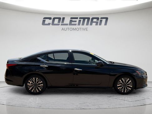 Used 2024 Nissan Altima 2.5 SV FWD image 6