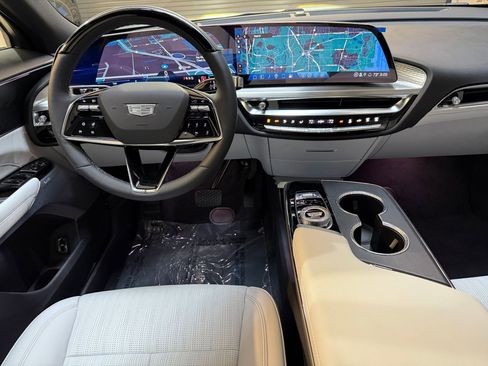 New 2026 Cadillac Lyriq Premium Luxury image 4