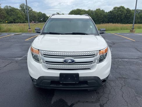 Used 2014 Ford Explorer XLT w/ Equipment Group 202A FWD image 4