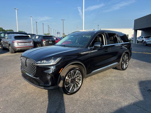 New 2025 Lincoln Aviator Reserve w/ Illumination Package image 3