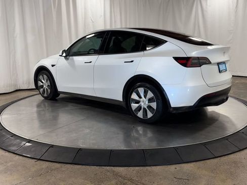 Used 2023 Tesla Model Y Long Range image 7