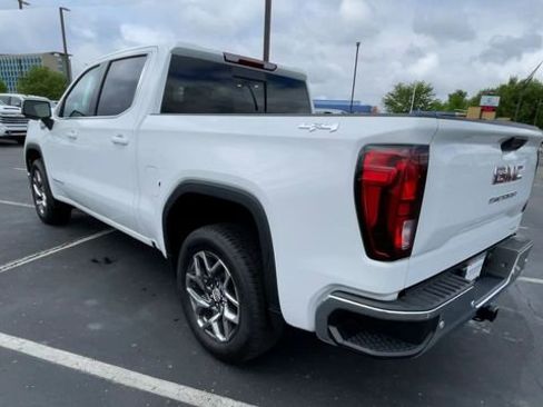New 2026 GMC Sierra 1500 SLE w/ Preferred Package AWD/4WD image 8