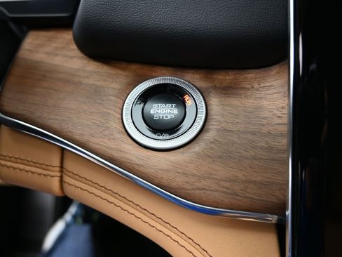 New 2025 Jeep Grand Cherokee Summit image 23