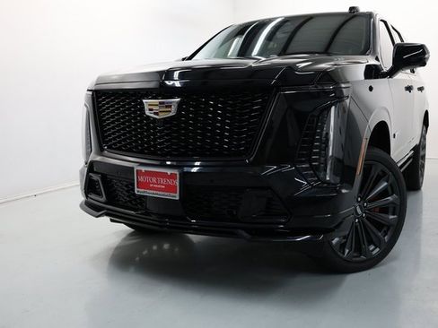 Used 2025 Cadillac Escalade V image 70