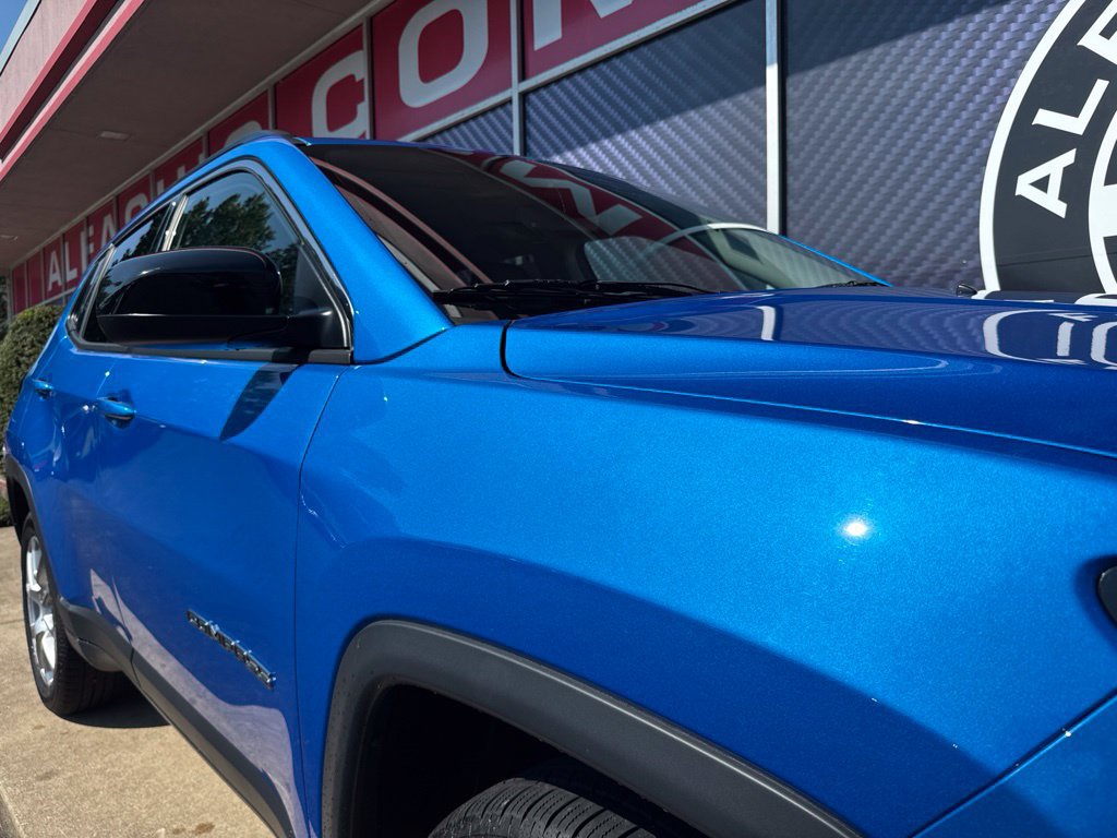 Used 2022 Jeep Compass Latitude AWD/4WD image 2