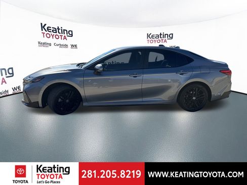 Certified 2025 Toyota Camry SE image 5