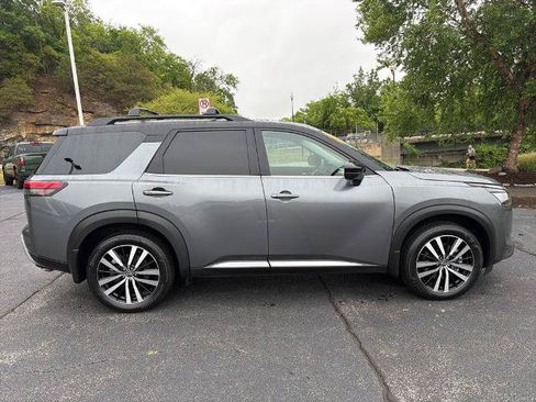 Certified 2024 Nissan Pathfinder Platinum w/ Cargo Package AWD/4WD image 6