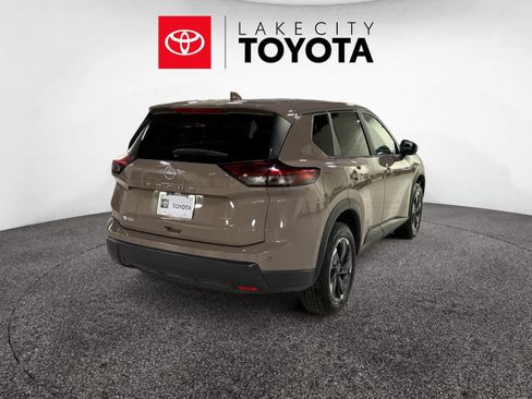 Used 2025 Nissan Rogue SV image 7