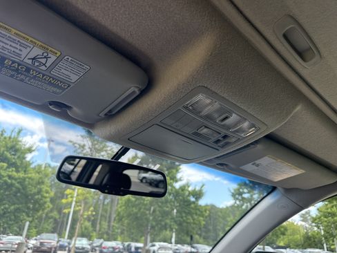Used 2013 Toyota Highlander Limited AWD/4WD image 27