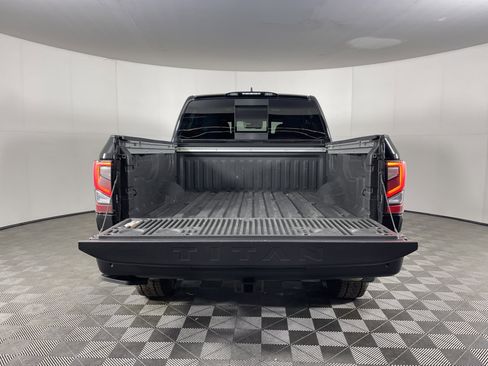 Used 2024 Nissan Titan PRO-4X w/ Pro-4x Convenience Package image 9