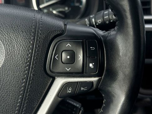 Used 2018 Toyota Highlander XLE image 31